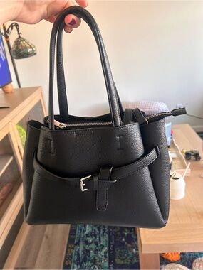 CUTE Black Purse!! Handbag or Crossbody 🖤